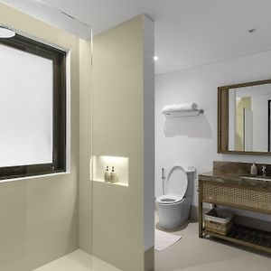 Deluxe Double Room Sea View Roundtrip Lio Airport Transfers