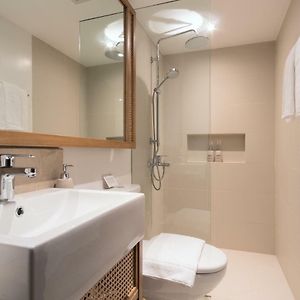 Garden Cottage Roundtrip Lio Airport Transfers